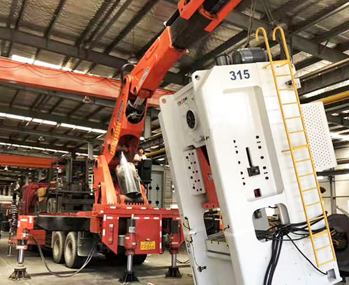 万安县附近随车吊出租，轻松解决运输难题