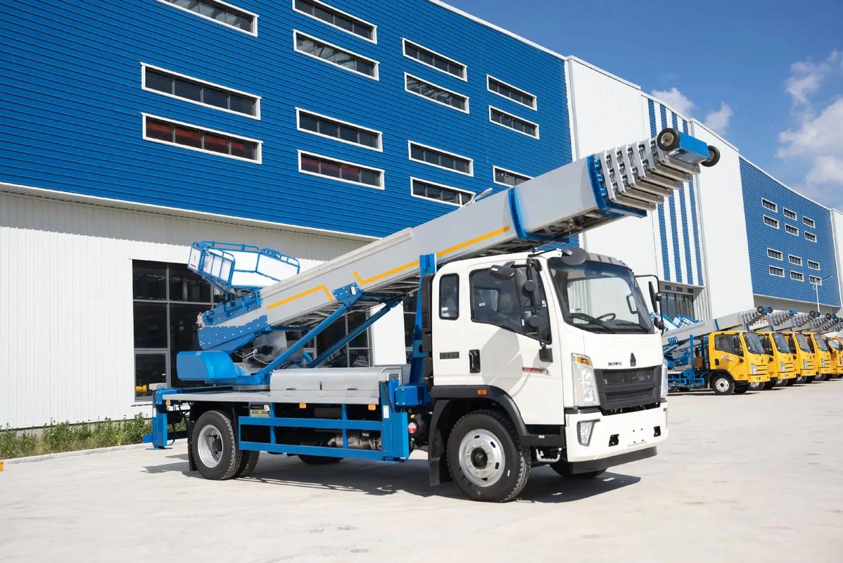 万安县出租云梯车高空作业车 建筑垃圾搬运